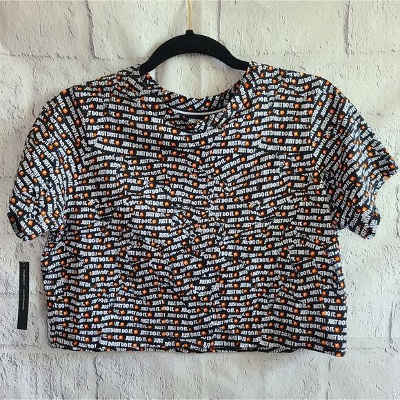 Nike Just Do It All Over Print Logo Crop Tee NWT Size Medium - Picture 2 of 11